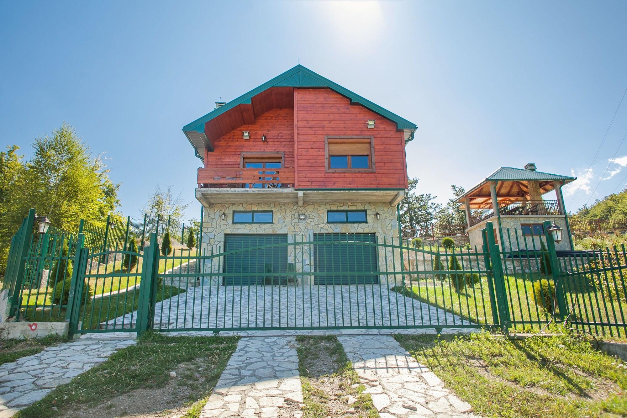 Hotel & Resort Gacka Mojkovac Bagian luar foto