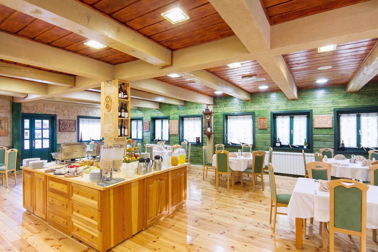 Hotel & Resort Gacka Mojkovac Bagian luar foto